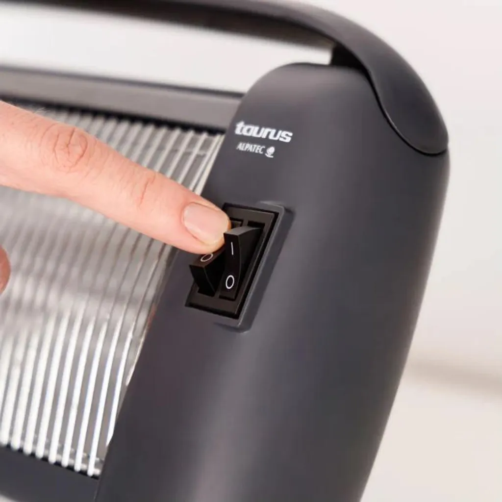 Taurus PR2SLIM 1200W: Il Radiatore Slim che Arreda e Scalda con Stile - 2