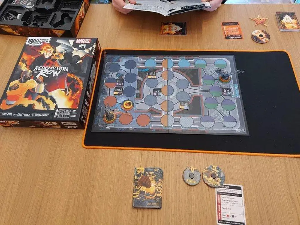Redemption Row Unmatched avec Figurines Détaillées et Cartes Action