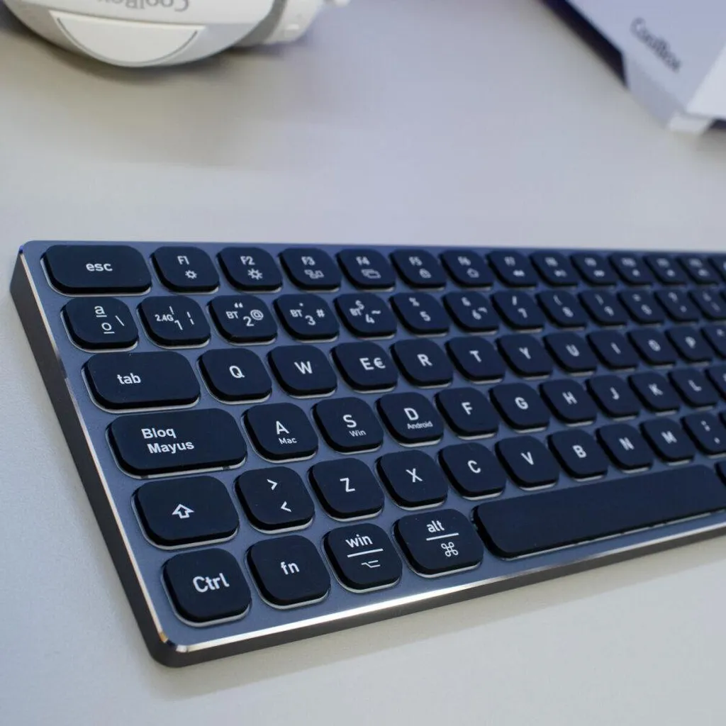 Clavier rétroéclairé silencieux CoolBox COO-TEW02-BKB multi-mode