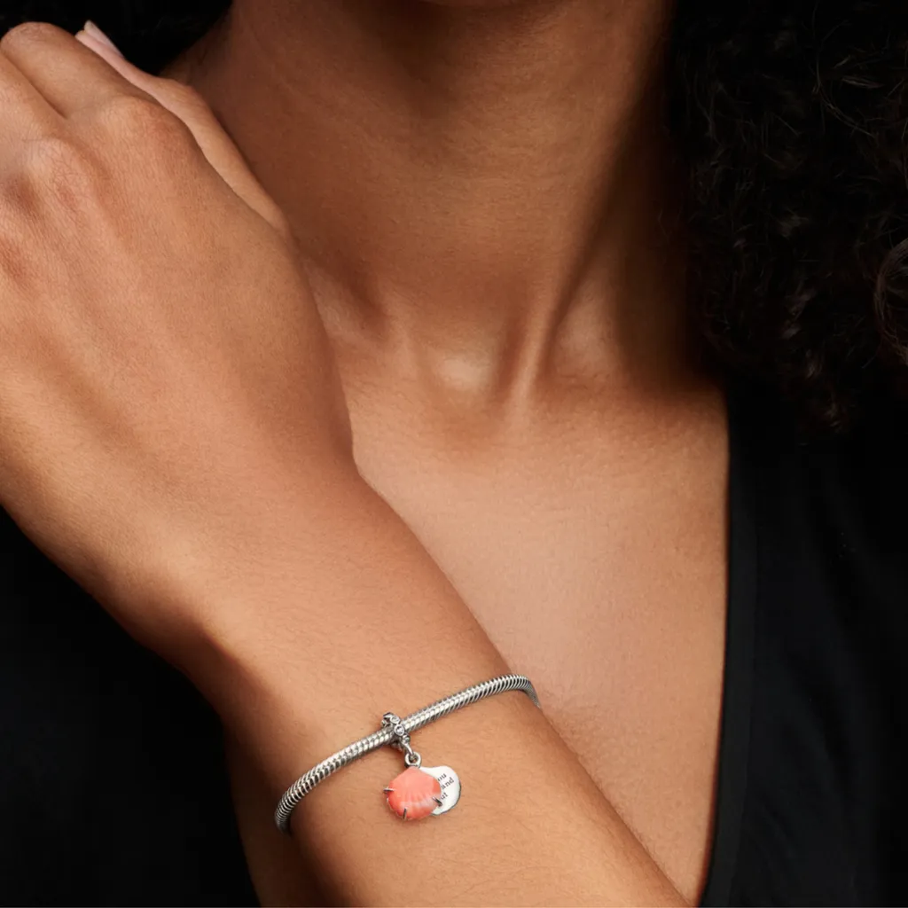 Double Pendentif Coquille Rouge Corail en Argent avec Breloque Ciselée - 5