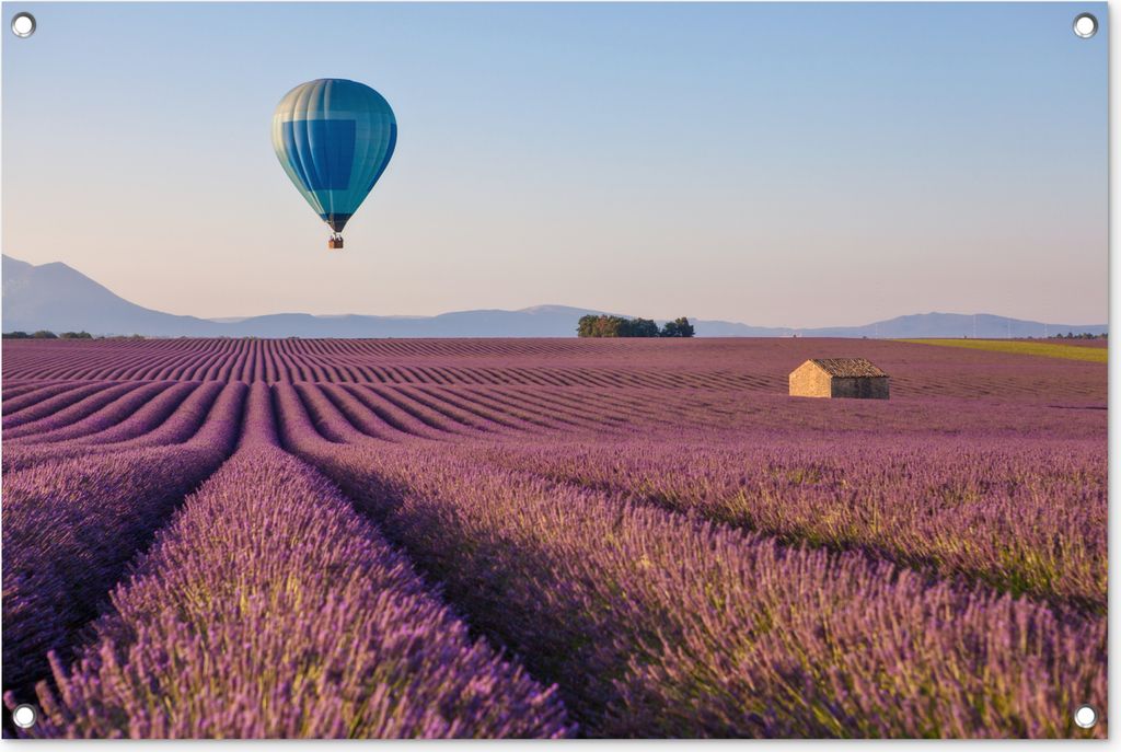 MuchoWow 90x60 cm Outdoor-Poster Gartendeko Sichtschutz Garten Poster für den Garten Heißluftballon fliegt über ein Lavendelfeld