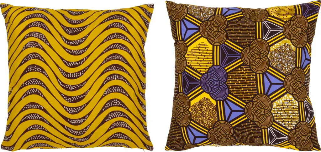 Coussin Décoratif en Tissu aux Motifs Courbes et Formes Rondes J-Line