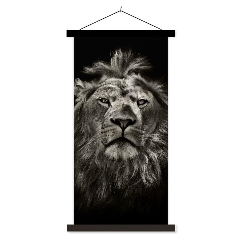MuchoWow Textilposter Löwe - Tiere - Porträt - Wildtiere - Schwarz und weiß 60x120 cm mit schwarzem Rahmen - Magnete