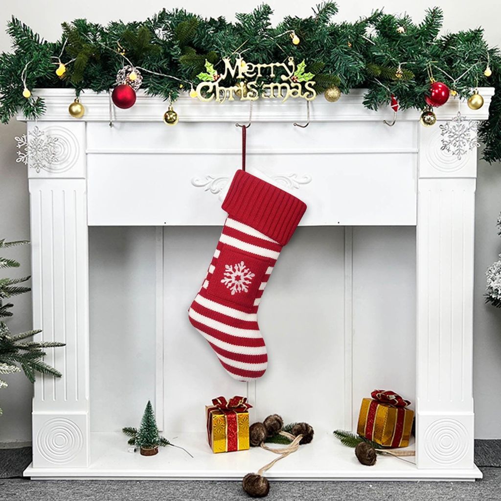 Fridja 45 cm großer Weihnachtsstrumpf, gestrickt mit Schneeflockenmuster, Weihnachtsstrümpfe im Landhausstil, gestreifte Weihnachtsstrümpfe, Wei...