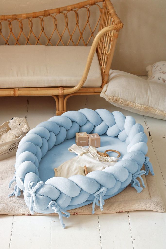 Babynest 2-in-1, Nestchen, & Bettschlange Himmelblau – Produktbild 