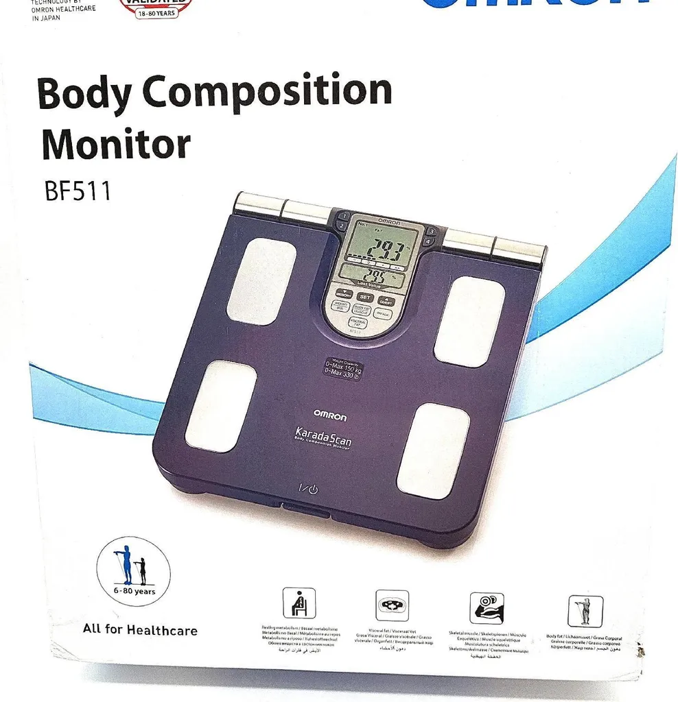 Bilancia Elettronica Omron BF511: Design Quadrato e Precisione Blu - 31