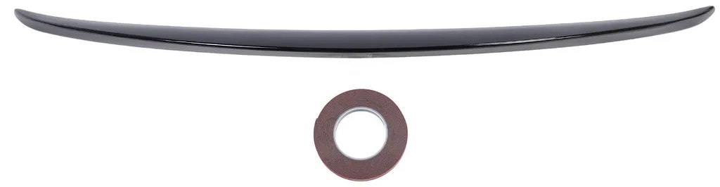 Optimisez le style de votre Classe C W205 avec cet aileron arrière noir