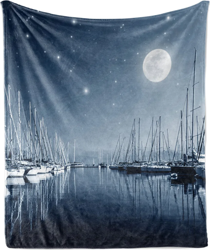 ABAKUHAUS Boote Morbida coperta in pile di flanella, tranquilla vista sul porto turistico di notte con stelle e luna piena, 175 x 230 cm, blu ardesia e bianco