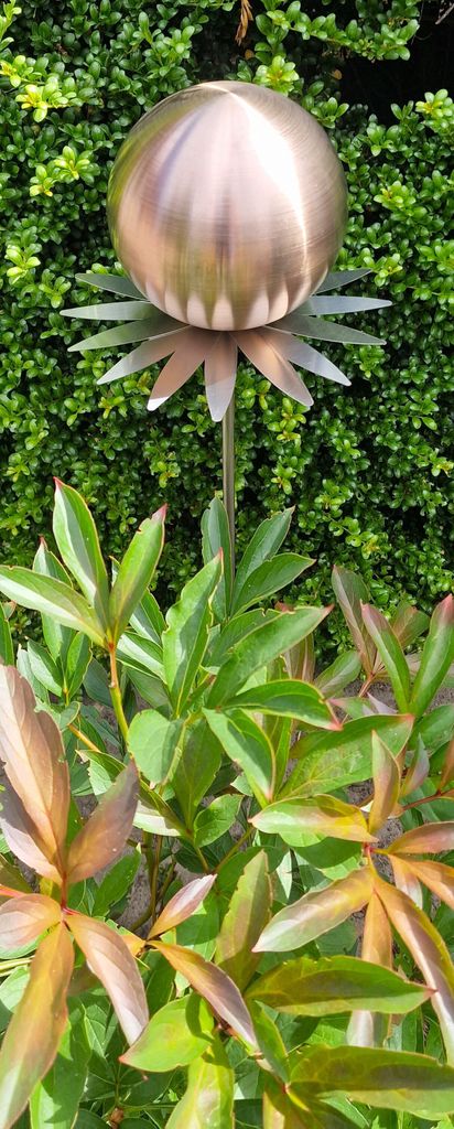 Blütenzauber Milano Rosenkugel 15 cm Edelstahl golden rose matt gebürstet Gartenstecker Deko mit Stab 80 cm