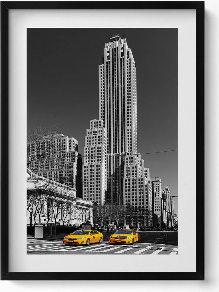 Schwarz-weiße Stadt und gelbe Taxis– Wandbild mit Rahmen – Gerahmtes Bild – Wanddekoration – 50x70 cm – Schwarz Rahmen