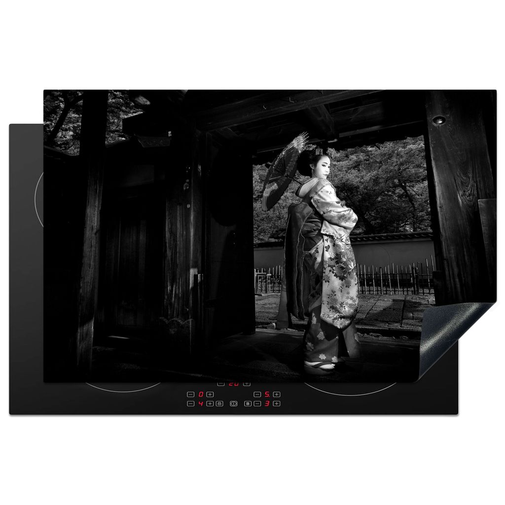 KitchenYeah Herdabdeckplatte Geisha in Gion in Japan - schwarz und weiß , 80x52cm, Küche Deko, Glaskeramikkochfeld Herdabdeckung, Abdeckplatte ...