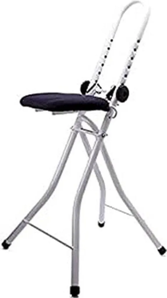 Table à repasser pour le linge avec assistance électrique de pliage