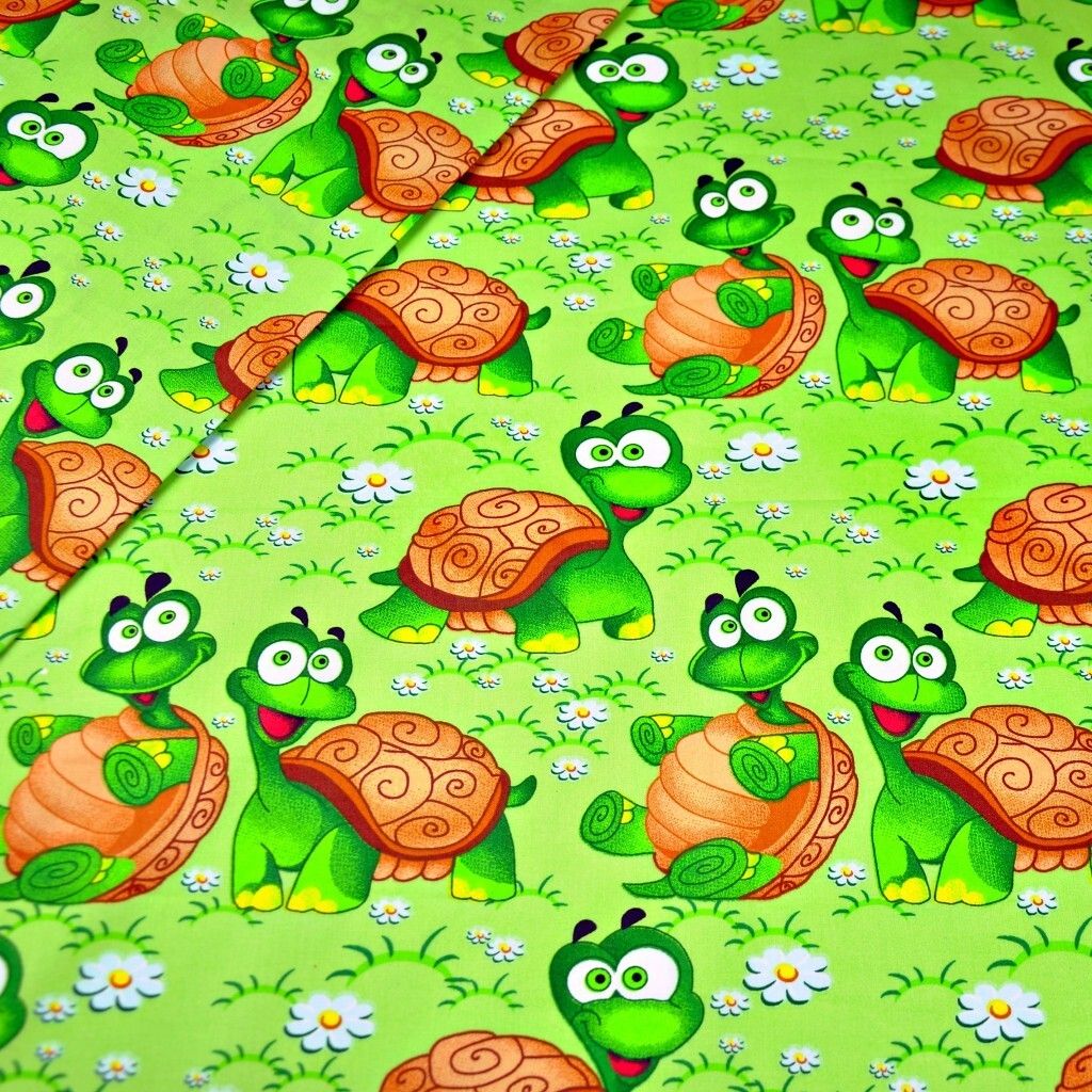 Baumwolle 100% Schildkröten auf grünem Hintergrund Produktbild 