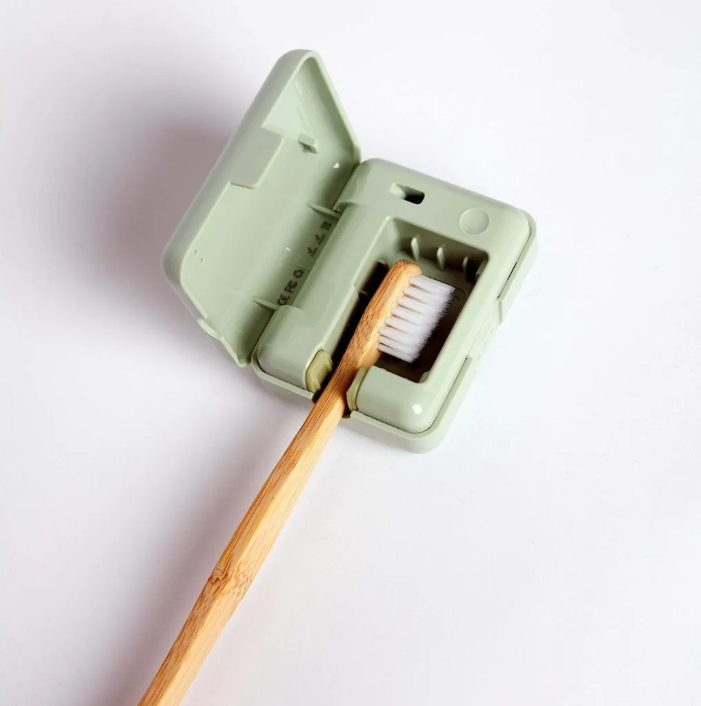 Be Lucent Aurora Mint Étui de Stérilisation pour Brosse à Dents UV