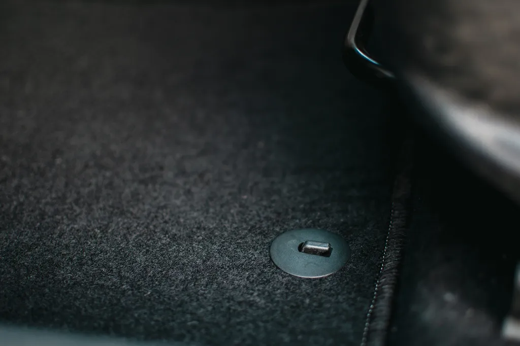 Tappetini Golf 7 Velluto Nero Set Completo 4 Pezzi - Agganci Inclusi - 9