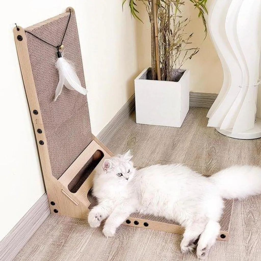 Support à griffes pour chat 59 cm en bois avec balle de jeu intégrée
