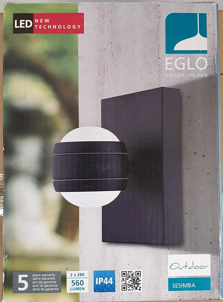 Applique murale LED extérieure noire Sesimba EGLO pour façade et terrasse