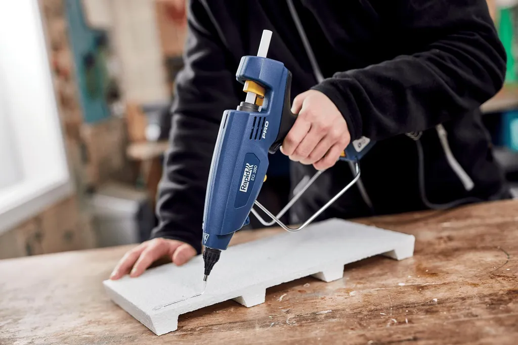 Pistolet à colle Rapid EG380 Pro : fini les débits lents en atelier