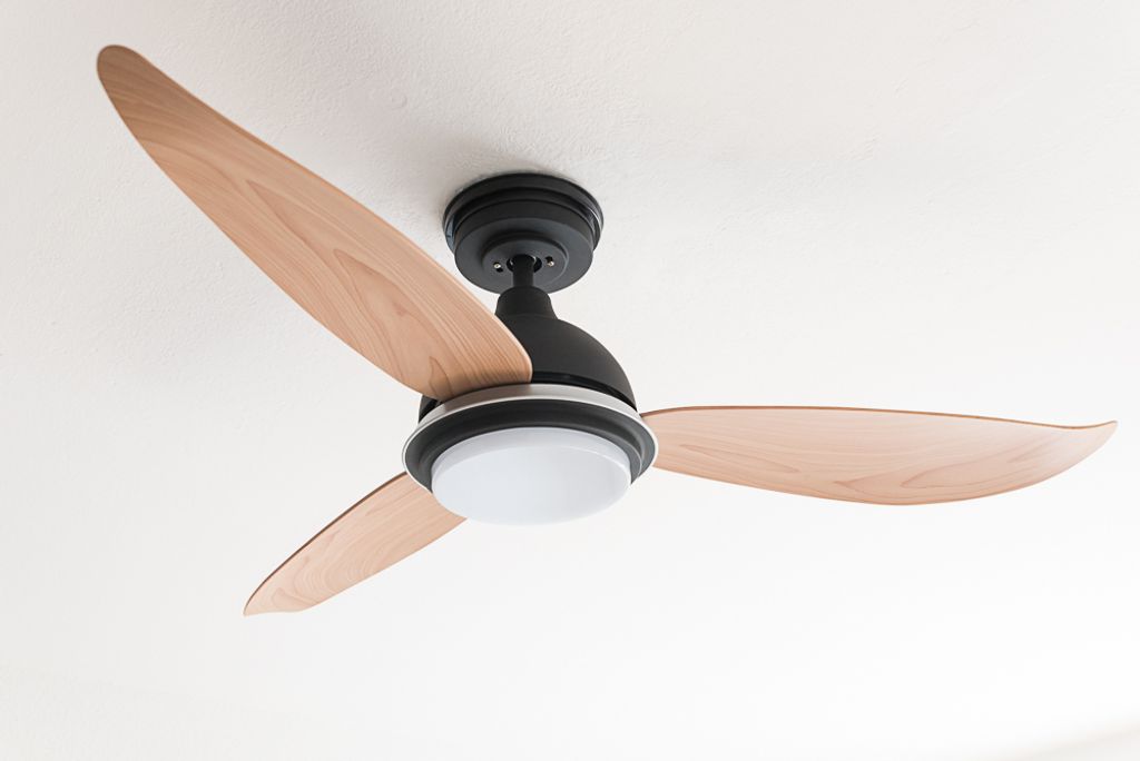 Energiespar Deckenventilator mit LED Beleuchtung und Produktbild 