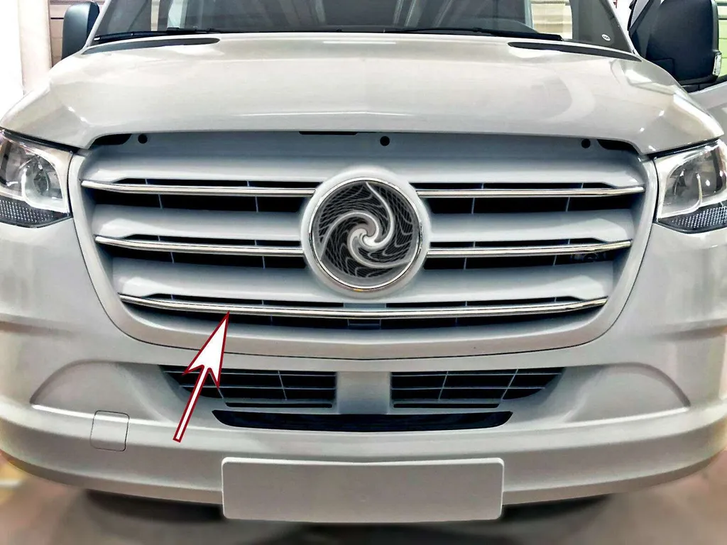 Barre de calandre Mercedes Sprinter W910 pour personnalisation fourgon