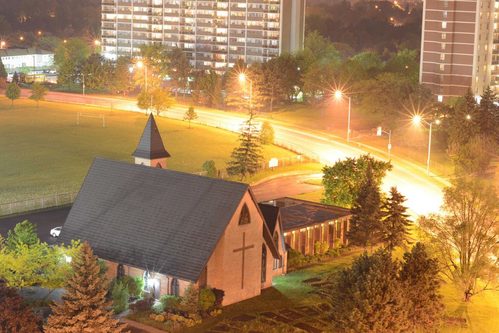 hansepuzzle 14147 - Toronto bei Nacht Puzzle, 2000 Teile, Orte, 90,0 x 60,0cm mit hochwertiger Aufbewahrung, Kartonbox & Beutel