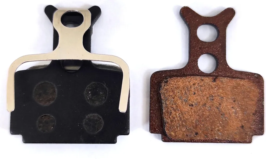 Plaquettes A2Z semi-métalliques AZ-330 : silence et endurance Formula RX
