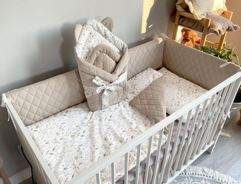 Baby Bettwäsche Set- 4 teiliges Set mit Babybettwäsche, Einschlagdecke und Bettnestchen Bettumrandung, für Babybett 140×70cm, Gras und Sand