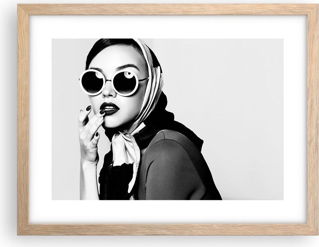 Gerahmtes Poster - Rahmen in heller Eiche - Frau Brille Jahrgang - 40x30 cm - Wand Bild - Wanddeko - Wandbilder - Kunstposter - Wandposter - Bilder...