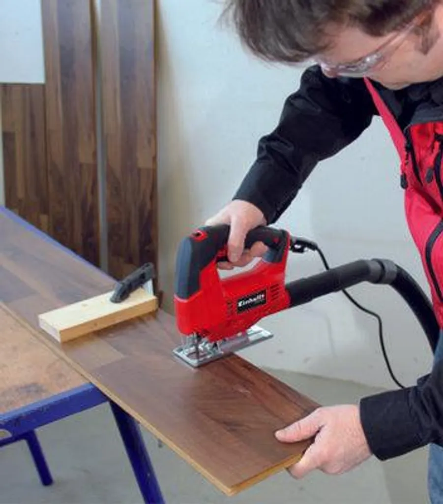 Scie sauteuse Einhell 400W : travaillez proprement sans poussière de bois - 2