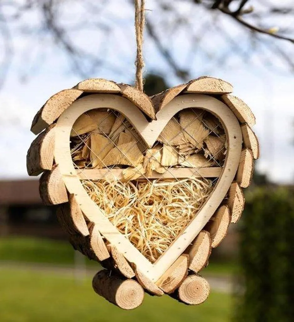 Hôtel à insectes en bois contre les pucerons idée cadeau nature