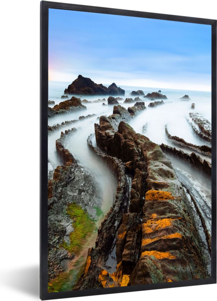 MuchoWow Gerahmtes Poster Nebel - Felsen - Wasser - Natur 60x90 cm - Poster mit Schwarzem Bilderrahmen Wandposter Rahmen Foto Bilder - Kunst