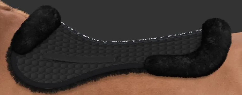 Pad de selle polyvalent Mattes en agneau noir L pour le confort du cheval