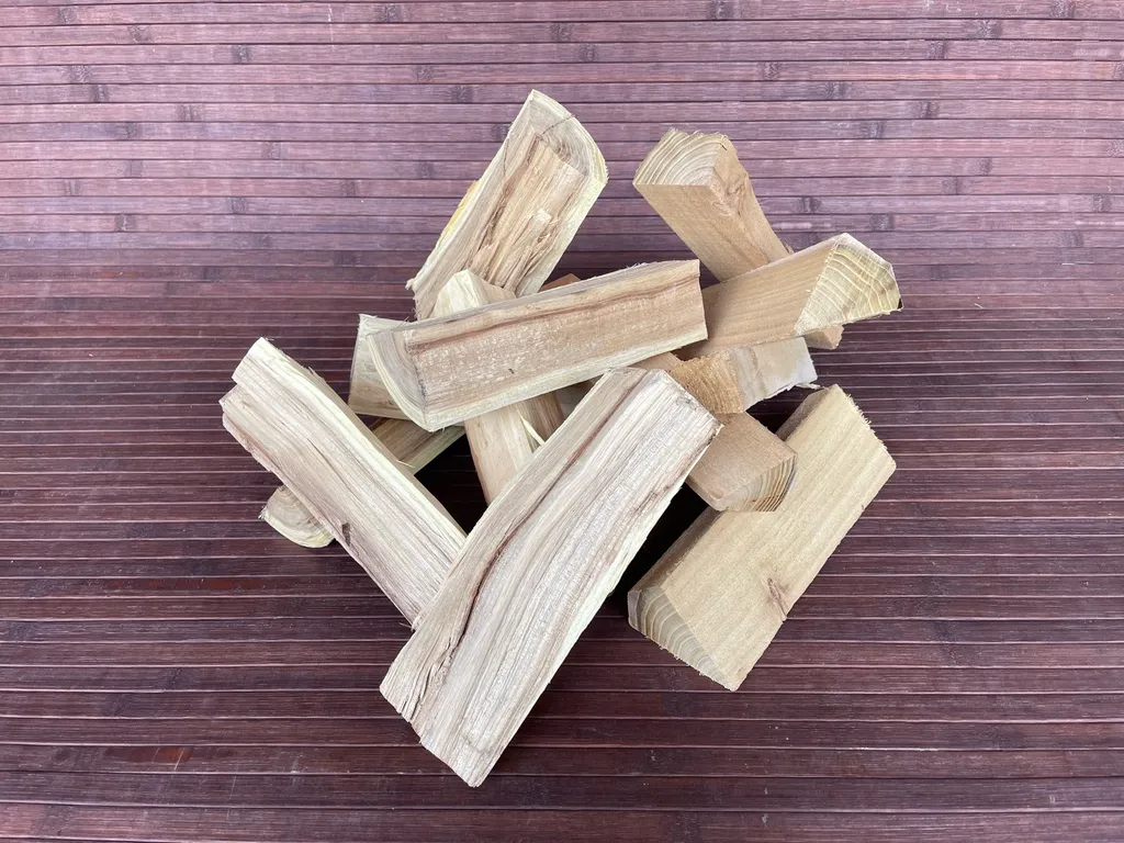Bois de Fumage Acacia 28 KG : Finissez-en avec les Fumées Amères au BBQ