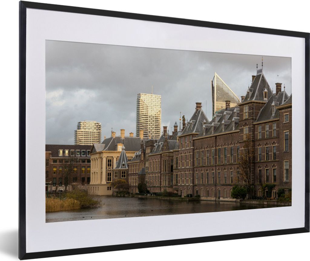 MuchoWow Gerahmtes Poster Den Haag - Innerer Gerichtshof - Wolken 60x40 cm - Poster mit Schwarzem Bilderrahmen Wandposter Rahmen Foto Bilder - Sc...
