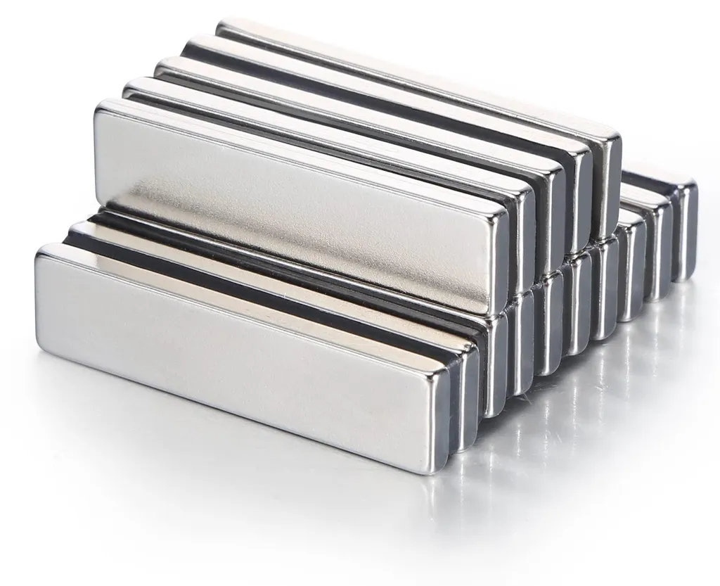 Aimants néodyme lot de 15 blocs rectangulaires 40x10x3mm avec boîte