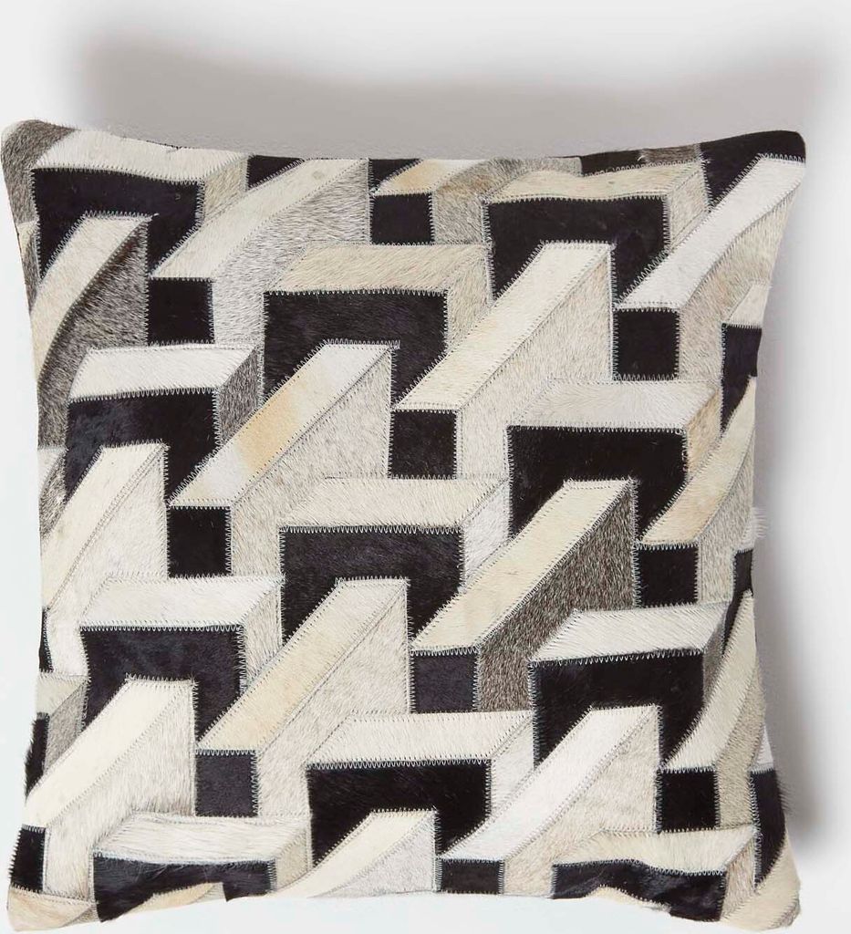 HOMESCAPES Fellkissen 45 x 45 cm Quader-Muster - Patchwork Produktbild 