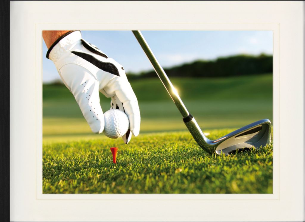Golf Gerahmtes Bild Mit Edlem Passepartout | Wand-Bilder | Im Bilderrahmen - Der Perfekte Schwung In Den Tag (60 x 80 cm)
