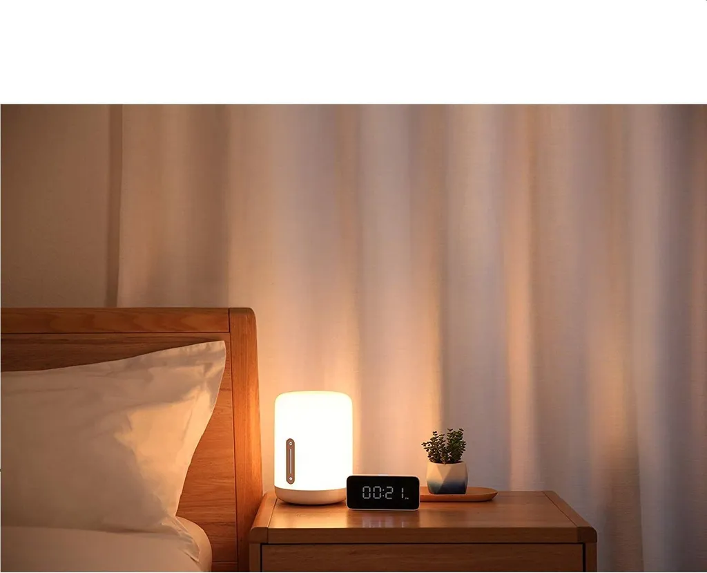 Xiaomi Mi Bedside Lamp 2 : Lampe LED à Intensité Variable Couleurs - 36