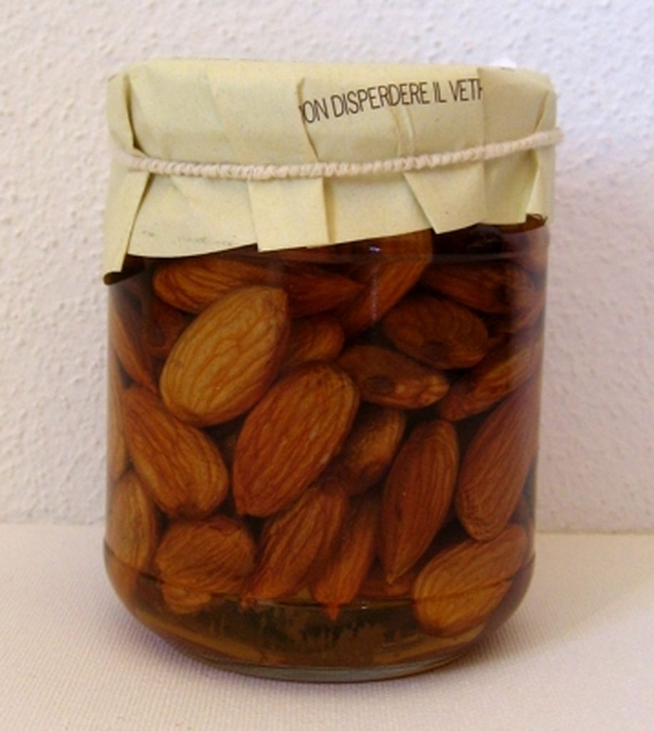 Mandeln in Akazienhonig 240 gr.