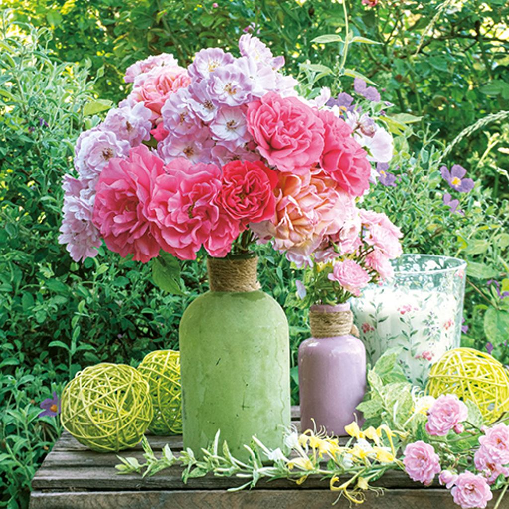160 Servietten, 3-lagig 1/4-Falz 33 cm x 33 cm Garden Romance