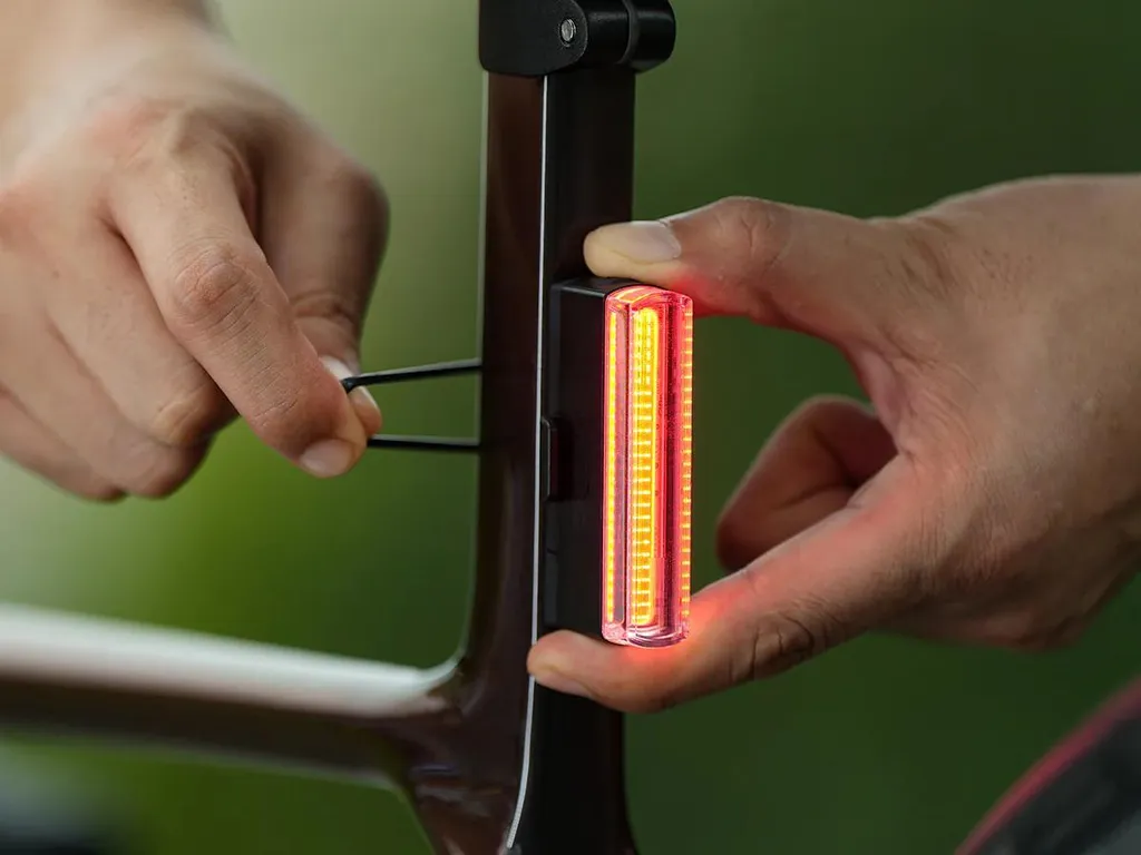Éclairage Arrière Vélo USB Seemee 50 V2.0 Golden pour Cyclisme Urbain - 9