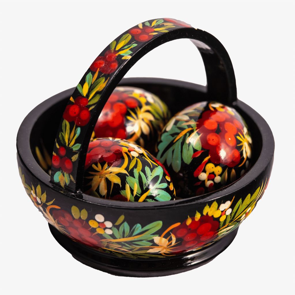 Dekorativer, handbemalter Osterkorb mit drei Ostereiern (Pysanka) mit origineller Petrykiwka-Malerei, aus Holz, schwarz