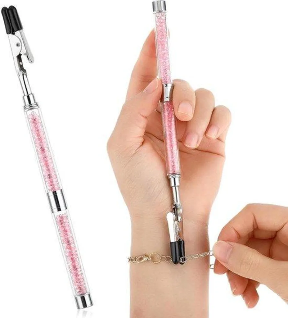 Accessoire pour attacher ses bracelets seul sans effort ni frustration