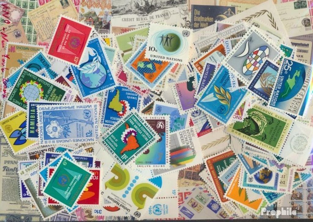Briefmarken UNO - New York 200 verschiedene Marken postfrisch