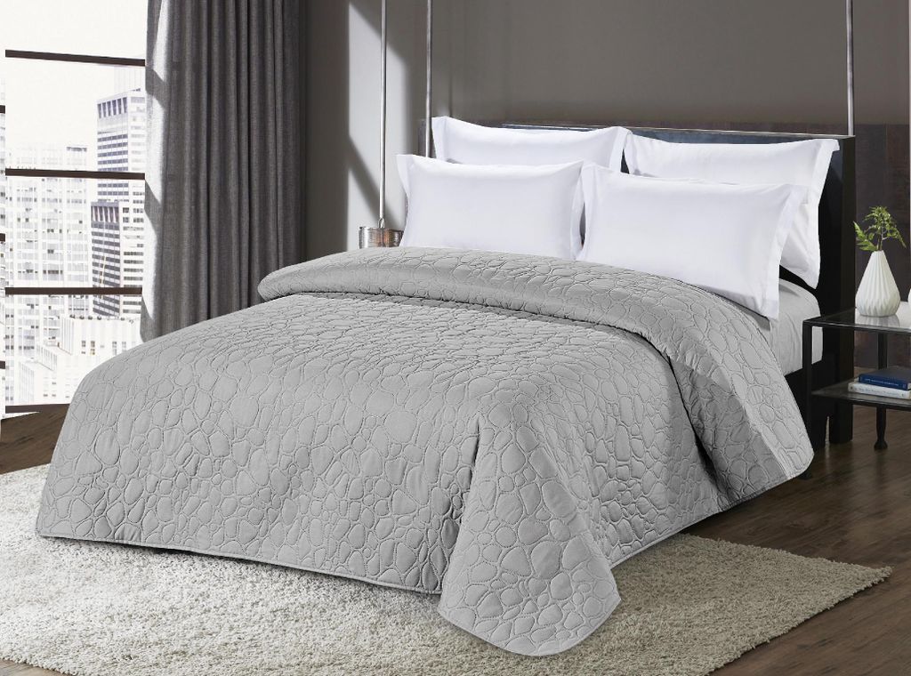 FEBE Tagesdecke Bettüberwurf Hellgrau 220x240 cm Überwurfdecke Sofadecke Sofaüberwurf Flauschig Mikrofaser Zimmer Deko Throw Blanket
