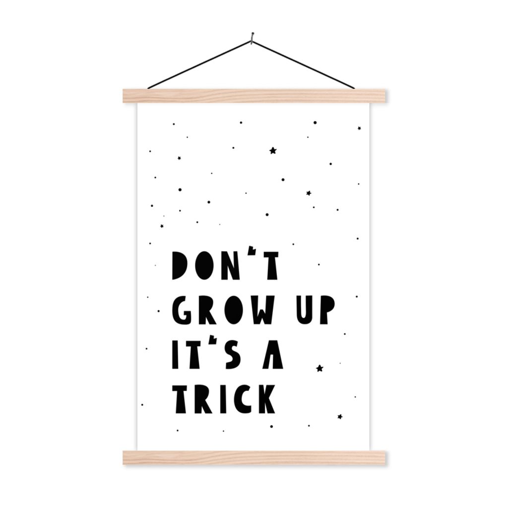 MuchoWow Textilposter Zitate - Werd nicht erwachsen, es ist ein Trick - Baby - Sterne - Kinder 60x90 cm mit holzfarbenen Rahmen - Textil