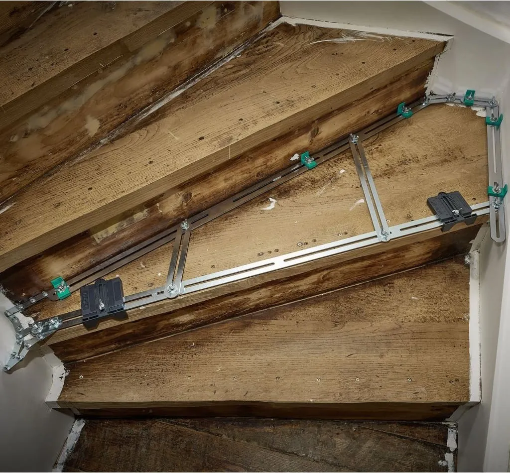 Wolfcraft Gabarit d'angle pour rénovation d'escalier - Kit de mesure