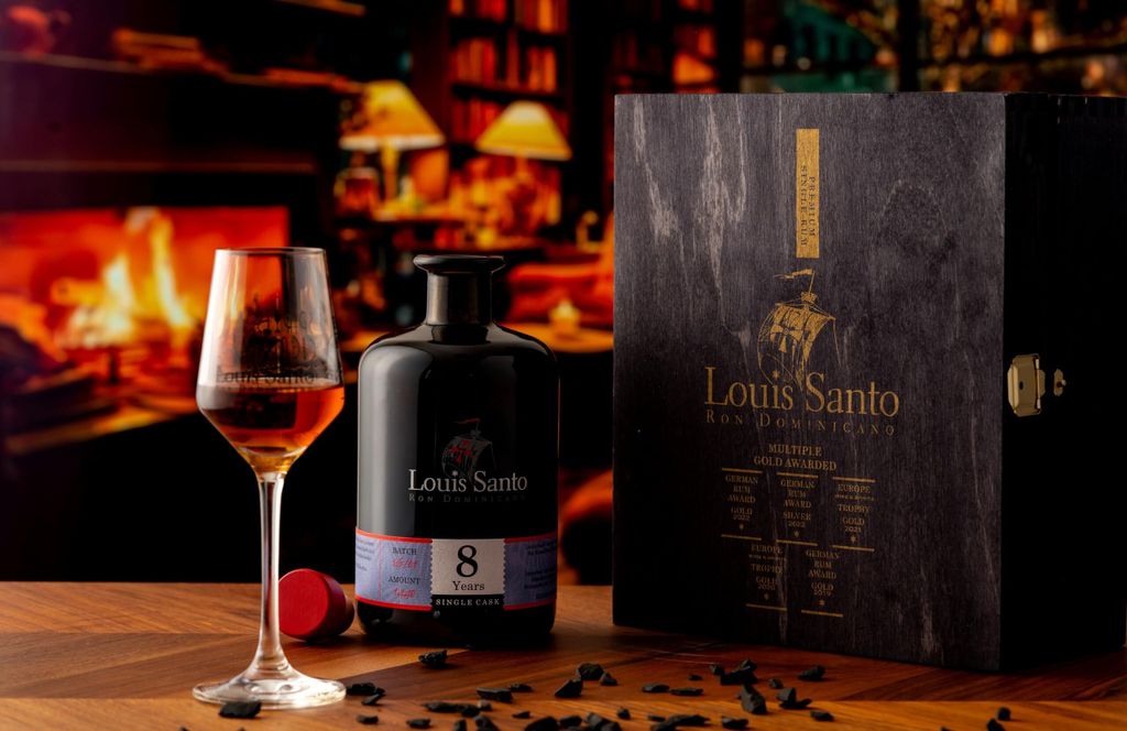 Louis Santo Premium Rum Geschenkset incl. 2 Gläser | Single Cask 8 Jahre Bourbon Cask mit Cognac Finish, Dominikanische Republik, 40% Vol. 0,5l