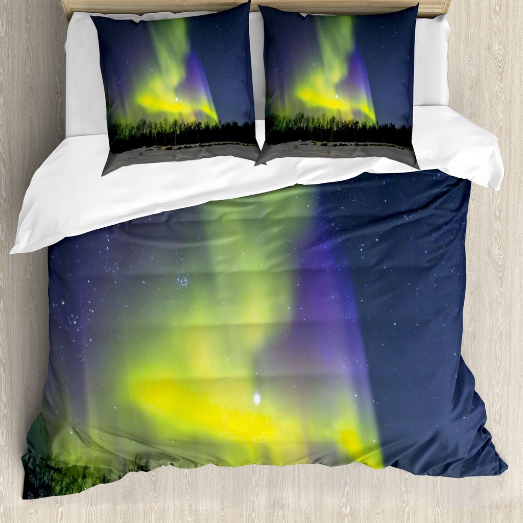 ABAKUHAUS Alaska Bettbezug, Aurora Borealis Wald, Milbensicher Allergiker geeignet mit Kissenbezügen, 155 cm x 220 cm - 80 x 80 cm, Mehrfarbig
