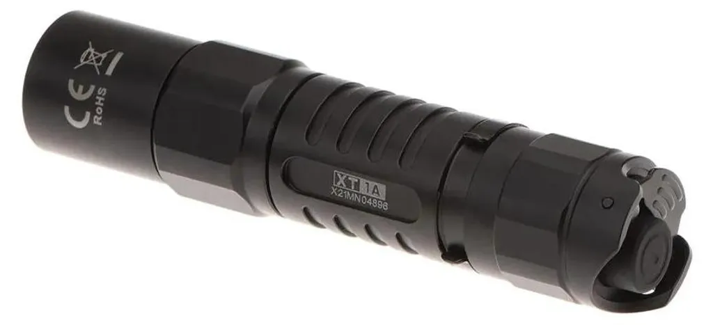 Lampe torche EDC Klarus XT1A pour la sécurité et l'usage professionnel